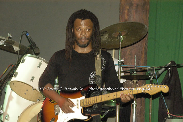 Marcia Griffiths & Edge Michael - Live In Concert - One Love Reggae Concert Series 09/10 @ Negril Escape Resort and Spa, December 29, 2009, One Love Drive, West End, Negril, Westmoreland, Jamaica W.I. - Photographs by Net2Market.com - Barry J. Hough Sr, Photographer/Photojournalist - Negril Travel Guide, Negril Jamaica WI - http://www.negriltravelguide.com - info@negriltravelguide.com...!