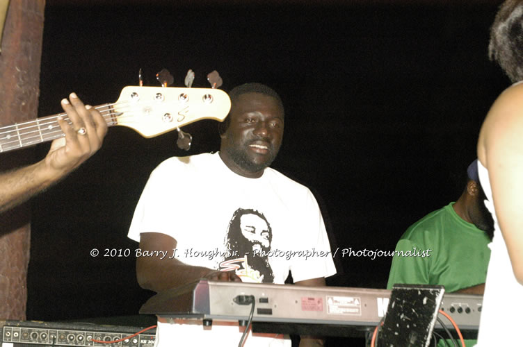 Marcia Griffiths & Edge Michael - Live In Concert - One Love Reggae Concert Series 09/10 @ Negril Escape Resort and Spa, December 29, 2009, One Love Drive, West End, Negril, Westmoreland, Jamaica W.I. - Photographs by Net2Market.com - Barry J. Hough Sr, Photographer/Photojournalist - Negril Travel Guide, Negril Jamaica WI - http://www.negriltravelguide.com - info@negriltravelguide.com...!