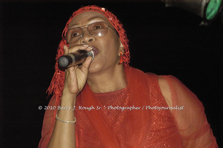 Marcia Griffiths & Edge Michael - Live In Concert - One Love Reggae Concert Series 09/10 @ Negril Escape Resort and Spa, December 29, 2009, One Love Drive, West End, Negril, Westmoreland, Jamaica W.I. - Photographs by Net2Market.com - Barry J. Hough Sr, Photographer/Photojournalist - Negril Travel Guide, Negril Jamaica WI - http://www.negriltravelguide.com - info@negriltravelguide.com...!