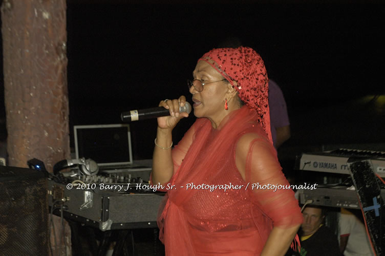 Marcia Griffiths & Edge Michael - Live In Concert - One Love Reggae Concert Series 09/10 @ Negril Escape Resort and Spa, December 29, 2009, One Love Drive, West End, Negril, Westmoreland, Jamaica W.I. - Photographs by Net2Market.com - Barry J. Hough Sr, Photographer/Photojournalist - Negril Travel Guide, Negril Jamaica WI - http://www.negriltravelguide.com - info@negriltravelguide.com...!