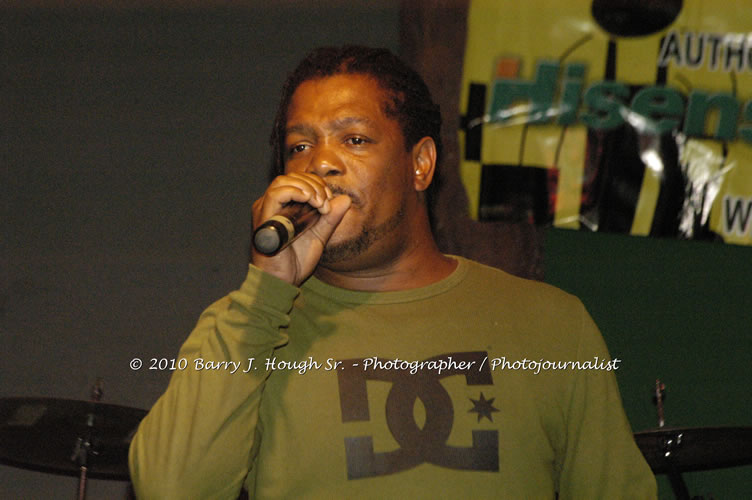 Richie Spice - Live In Concert - One Love Reggae Concert Series 09/10 @ Negril Escape Resort and Spa, January 19, 2010, One Love Drive, West End, Negril, Westmoreland, Jamaica W.I. - Photographs by Net2Market.com - Barry J. Hough Sr, Photographer/Photojournalist - Negril Travel Guide, Negril Jamaica WI - http://www.negriltravelguide.com - info@negriltravelguide.com...!