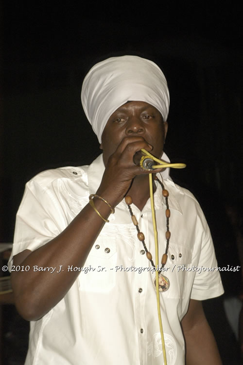 Richie Spice - Live In Concert - One Love Reggae Concert Series 09/10 @ Negril Escape Resort and Spa, January 19, 2010, One Love Drive, West End, Negril, Westmoreland, Jamaica W.I. - Photographs by Net2Market.com - Barry J. Hough Sr, Photographer/Photojournalist - Negril Travel Guide, Negril Jamaica WI - http://www.negriltravelguide.com - info@negriltravelguide.com...!