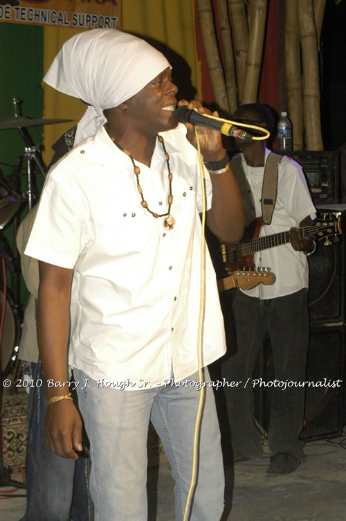 Richie Spice - Live In Concert - One Love Reggae Concert Series 09/10 @ Negril Escape Resort and Spa, January 19, 2010, One Love Drive, West End, Negril, Westmoreland, Jamaica W.I. - Photographs by Net2Market.com - Barry J. Hough Sr, Photographer/Photojournalist - Negril Travel Guide, Negril Jamaica WI - http://www.negriltravelguide.com - info@negriltravelguide.com...!