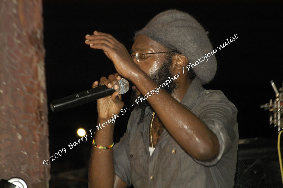  Tarrus Riley - Live in Concert - at the One Love Reggae Concert Series 09/10 @ Negril Escape Resort & Spa - Also Featuring: Mistic Bowie, Monday Justice, Cash, Dean Frazier - DJ Gemini - MC Oliver Cargill, Negril Escape Resort & Spa, One Love Drive, West End, Negril, Westmoreland, Jamaica W.I. - Tuesday, November 17, 2009 - Photographs by Net2Market.com - Barry J. Hough Sr, Photographer / Photojournalist - Photos taken with a Nikon D70, D100, or D300 - Negril Travel Guide, Negril Jamaica WI - http://www.negriltravelguide.com - info@negriltravelguide.com...!