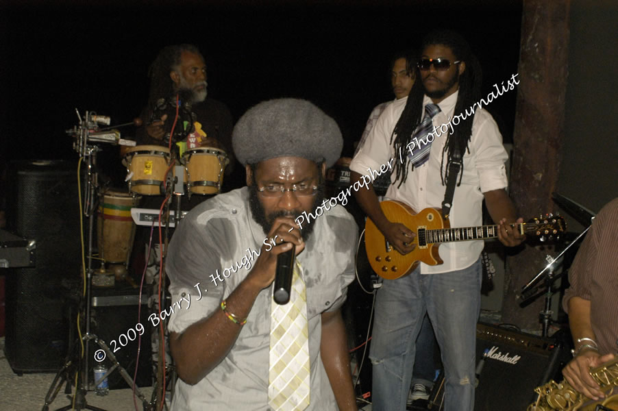  Tarrus Riley - Live in Concert - at the One Love Reggae Concert Series 09/10 @ Negril Escape Resort & Spa - Also Featuring: Mistic Bowie, Monday Justice, Cash, Dean Frazier - DJ Gemini - MC Oliver Cargill, Negril Escape Resort & Spa, One Love Drive, West End, Negril, Westmoreland, Jamaica W.I. - Tuesday, November 17, 2009 - Photographs by Net2Market.com - Barry J. Hough Sr, Photographer / Photojournalist - Photos taken with a Nikon D70, D100, or D300 - Negril Travel Guide, Negril Jamaica WI - http://www.negriltravelguide.com - info@negriltravelguide.com...!