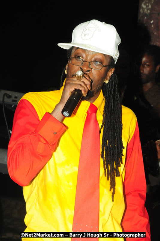 Beenie Man - Live in Concert, plus Hiyah Grade Band @ The Sunset Show @ Negril Escape Resort and Spa, Tuesday, February 3, 2009 - Live Reggae Music at Negril Escape - Tuesday Nights 6:00PM to 10:00 PM - One Love Drive, West End, Negril, Westmoreland, Jamaica W.I. - Photographs by Net2Market.com - Barry J. Hough Sr, Photographer/Photojournalist - The Negril Travel Guide - Negril's and Jamaica's Number One Concert Photography Web Site with over 40,000 Jamaican Concert photographs Published -  Negril Travel Guide, Negril Jamaica WI - http://www.negriltravelguide.com - info@negriltravelguide.com...!