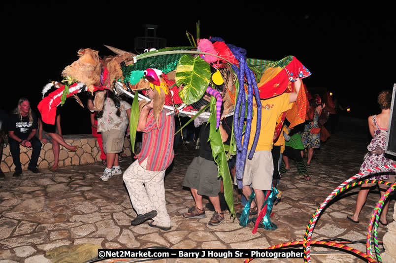 Chinese New Year @ The Sunset Show at Negril Escape - Tuesday, January 27, 2009 - Live Reggae Music at Negril Escape - Tuesday Nights 6:00PM to 10:00 PM - Photographs by Net2Market.com - Barry J. Hough Sr, Photographer/Photojournalist - Negril Travel Guide, Negril Jamaica WI - http://www.negriltravelguide.com - info@negriltravelguide.com...!