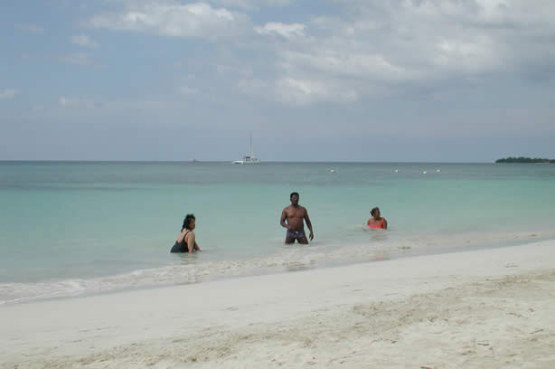 A Photo Walk along Negril's Famous Seven Mile Beach - Negril Travel Guide, Negril Jamaica WI - http://www.negriltravelguide.com - info@negriltravelguide.com...!