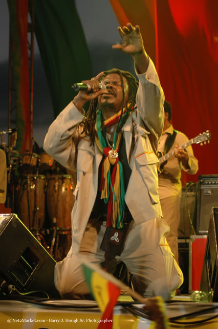 Luciano - Tru Juice Rebel Salute 2006 - Reggae's Premiere Roots Festival - Pre-Show Venue Photos -Port Kaiser Sports Club, Saturday, January 14, 2006 - Negril Travel Guide, Negril Jamaica WI - http://www.negriltravelguide.com - info@negriltravelguide.com...!