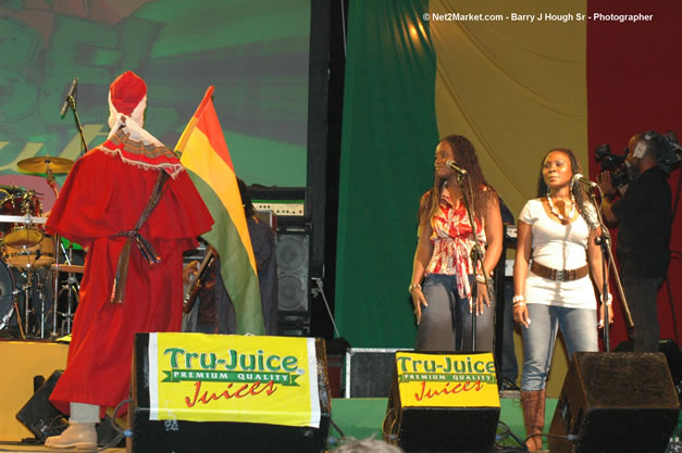 Fanton Mojah @ Tru-Juice Rebel Salute 2007 - Saturday, January 13, 2007, Port Kaiser Sports Club, St. Elizabeth - Negril Travel Guide, Negril Jamaica WI - http://www.negriltravelguide.com - info@negriltravelguide.com...!