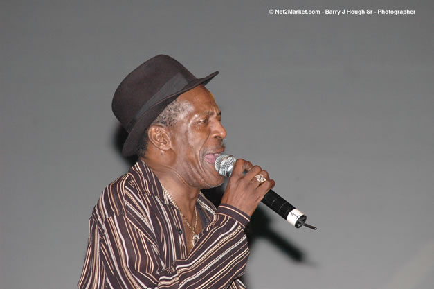 Gregory Isaacs @ Tru-Juice Rebel Salute 2007 - Saturday, January 13, 2007, Port Kaiser Sports Club, St. Elizabeth - Negril Travel Guide, Negril Jamaica WI - http://www.negriltravelguide.com - info@negriltravelguide.com...!