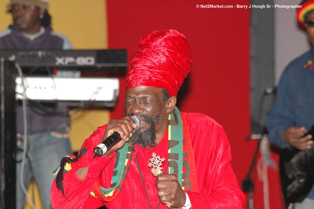 The Abyssinians @ Tru-Juice Rebel Salute 2007 - Saturday, January 13, 2007, Port Kaiser Sports Club, St. Elizabeth - Negril Travel Guide, Negril Jamaica WI - http://www.negriltravelguide.com - info@negriltravelguide.com...!