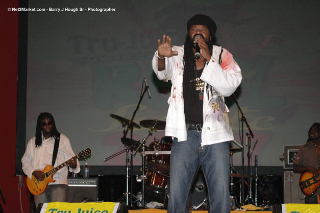 Tony Rebel @ Tru-Juice Rebel Salute 2007 - Saturday, January 13, 2007, Port Kaiser Sports Club, St. Elizabeth - Negril Travel Guide, Negril Jamaica WI - http://www.negriltravelguide.com - info@negriltravelguide.com...!