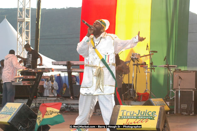 Capleton at Tru-Juice Rebel Salute 2008 - The 15th staging of Tru-Juice Rebel Salute, Saturday, January 12, 2008, Port Kaiser Sports Club, St. Elizabeth, Jamaica W.I. - Photographs by Net2Market.com - Barry J. Hough Sr, Photographer - Negril Travel Guide, Negril Jamaica WI - http://www.negriltravelguide.com - info@negriltravelguide.com...!