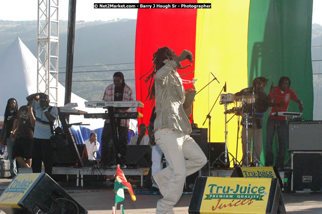 Jah Cure at Tru-Juice Rebel Salute 2008 - The 15th staging of Tru-Juice Rebel Salute, Saturday, January 12, 2008, Port Kaiser Sports Club, St. Elizabeth, Jamaica W.I. - Photographs by Net2Market.com - Barry J. Hough Sr, Photographer - Negril Travel Guide, Negril Jamaica WI - http://www.negriltravelguide.com - info@negriltravelguide.com...!