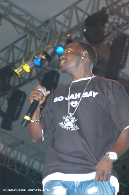 Akon - Red Stripe Reggae Sumfest 2005 - International Night - July 22th, 2005 - Negril Travel Guide, Negril Jamaica WI - http://www.negriltravelguide.com - info@negriltravelguide.com...!