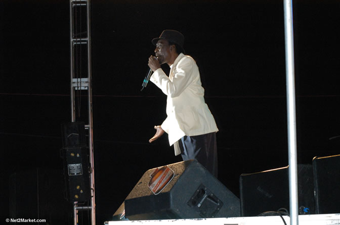 Alton Ellis - Red Stripe Reggae Sumfest 2005 - Rockers Night - July 20th, 2005 - Negril Travel Guide, Negril Jamaica WI - http://www.negriltravelguide.com - info@negriltravelguide.com...!