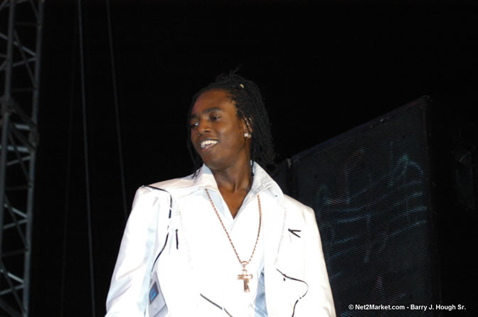 Kip Rich - Red Stripe Reggae Sumfest 2005 - Dancehall Night - July 21th, 2005 - Negril Travel Guide, Negril Jamaica WI - http://www.negriltravelguide.com - info@negriltravelguide.com...!