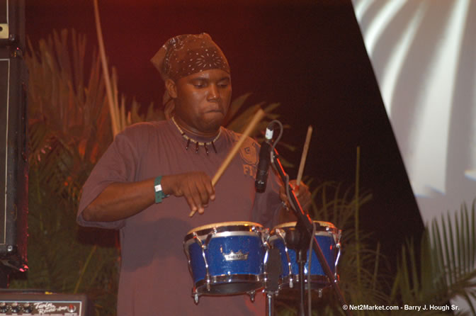 Andy Vernon - Red Stripe Reggae Sumfest 2005 - International Night - July 22th, 2005 - Negril Travel Guide, Negril Jamaica WI - http://www.negriltravelguide.com - info@negriltravelguide.com...!