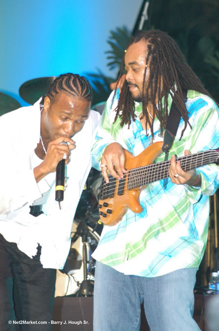 Assassin - Red Stripe Reggae Sumfest 2005 - Dancehall Night - July 21th, 2005 - Negril Travel Guide, Negril Jamaica WI - http://www.negriltravelguide.com - info@negriltravelguide.com...!