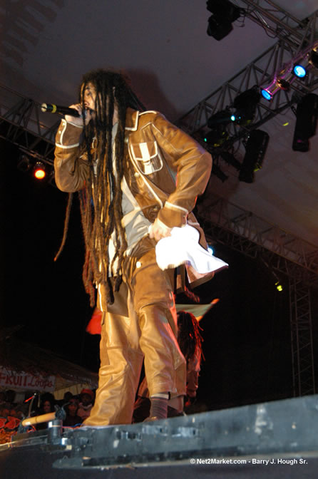 Damian "Junior Gong" Marley & Stephen Marley - Red Stripe Reggae Sumfest 2005 - International Night #2 - July 23th, 2005 - Negril Travel Guide, Negril Jamaica WI - http://www.negriltravelguide.com - info@negriltravelguide.com...!
