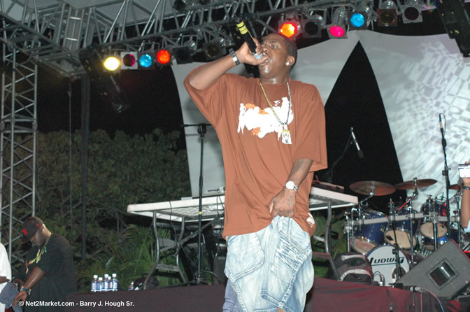 Fabolous - Red Stripe Reggae Sumfest 2005 - International Night - July 22th, 2005 - Negril Travel Guide, Negril Jamaica WI - http://www.negriltravelguide.com - info@negriltravelguide.com...!