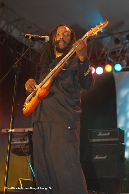 Mackie Concious - Red Stripe Reggae Sumfest 2005 - International Night - July 22th, 2005 - Negril Travel Guide, Negril Jamaica WI - http://www.negriltravelguide.com - info@negriltravelguide.com...!