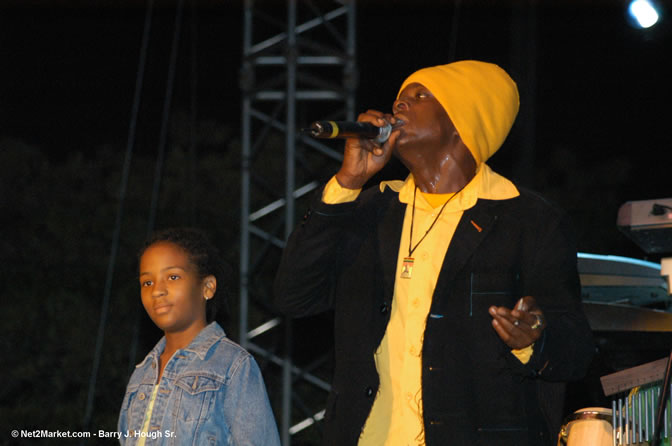 Richie Spice - Red Stripe Reggae Sumfest 2005 - International Night - July 22th, 2005 - Negril Travel Guide, Negril Jamaica WI - http://www.negriltravelguide.com - info@negriltravelguide.com...!