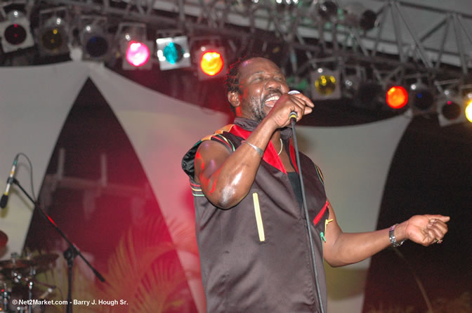 Toots and The Maytails - Red Stripe Reggae Sumfest 2005 - International Night #2 - July 23th, 2005 - Negril Travel Guide, Negril Jamaica WI - http://www.negriltravelguide.com - info@negriltravelguide.com...!