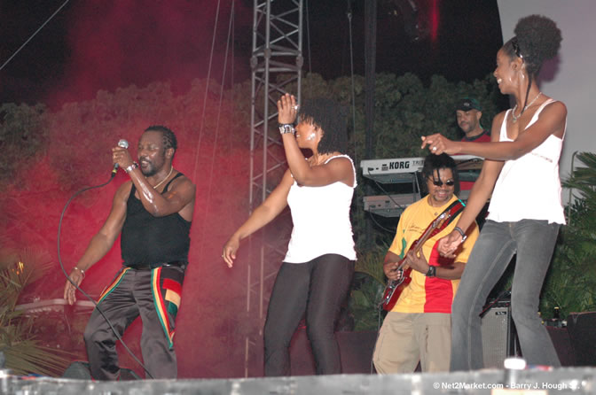 Toots and The Maytails - Red Stripe Reggae Sumfest 2005 - International Night #2 - July 23th, 2005 - Negril Travel Guide, Negril Jamaica WI - http://www.negriltravelguide.com - info@negriltravelguide.com...!