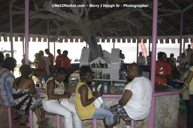 Red Stripe Reggae Sumfest 2007 - Beach Party - Tropical Beach - Sunday, July 15, 2007 - FAB 5 + Z Liquid - zip 103 fm - DJ Marvin - fame 95 fm - Craig Ross - Pieces  - Wyclef Refuge all-Star Sound System - Tropical Beach, Montego Bay, St James, Jamaica W.I. - Negril Travel Guide.com, Negril Jamaica WI - http://www.negriltravelguide.com - info@negriltravelguide.com...!