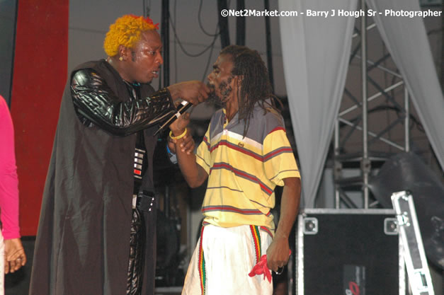 Elephant Man - Explosion - Red Stripe Reggae Sumfest 2007 - Thursday, July 19, 2007 - Red Stripe Reggae Sumfest 2007 at Catherine Hall, Montego Bay, St James, Jamaica W.I. - Negril Travel Guide, Negril Jamaica WI - http://www.negriltravelguide.com - info@negriltravelguide.com...!