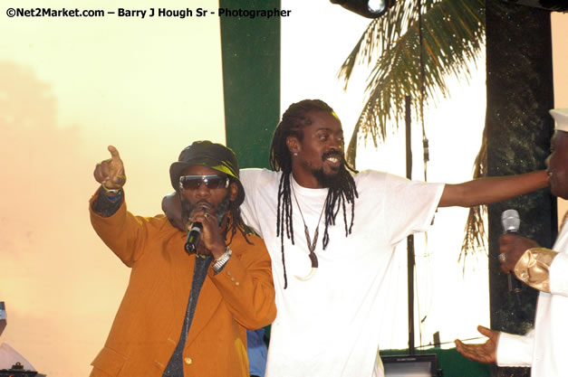 Mighty Diamonds - Red Stripe Reggae Sumfest 2007 - Zenith - Saturday, July 21, 2007 - Catherine Hall, Montego Bay, St James, Jamaica W.I. - Negril Travel Guide, Negril Jamaica WI - http://www.negriltravelguide.com - info@negriltravelguide.com...!