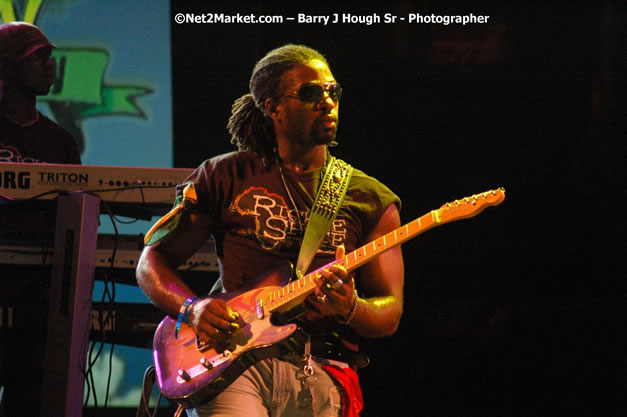 Richie Spice  - Red Stripe Reggae Sumfest 2007 - Zenith - Saturday, July 21, 2007 - Catherine Hall, Montego Bay, St James, Jamaica W.I. - Negril Travel Guide, Negril Jamaica WI - http://www.negriltravelguide.com - info@negriltravelguide.com...!