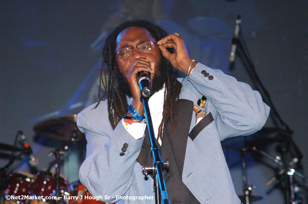 Tarrus Riley - Red Stripe Reggae Sumfest 2007 - Zenith - Saturday, July 21, 2007 - Catherine Hall, Montego Bay, St James, Jamaica W.I. - Negril Travel Guide, Negril Jamaica WI - http://www.negriltravelguide.com - info@negriltravelguide.com...!