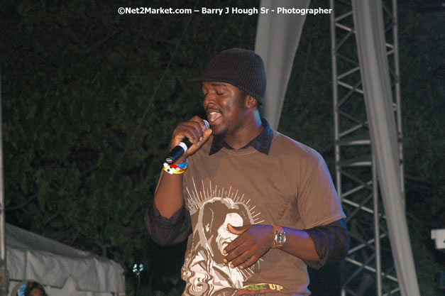 Tarrus Riley - Red Stripe Reggae Sumfest 2007 - Zenith - Saturday, July 21, 2007 - Catherine Hall, Montego Bay, St James, Jamaica W.I. - Negril Travel Guide, Negril Jamaica WI - http://www.negriltravelguide.com - info@negriltravelguide.com...!
