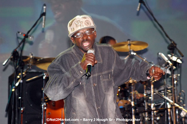 Tiger - Red Stripe Reggae Sumfest 2007 - Zenith - Saturday, July 21, 2007 - Catherine Hall, Montego Bay, St James, Jamaica W.I. - Negril Travel Guide, Negril Jamaica WI - http://www.negriltravelguide.com - info@negriltravelguide.com...!