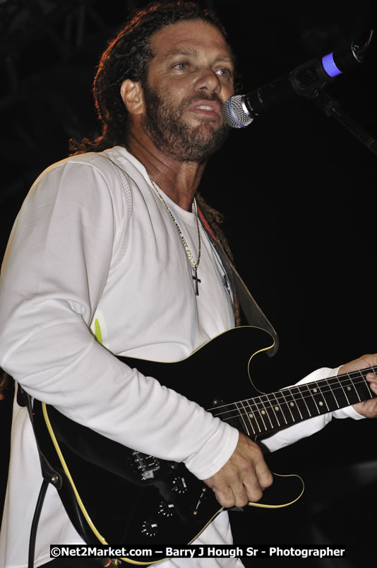 Andy Vernon @ Red Stripe Reggae Sumfest 2008 International Night 2, Catherine Hall, Montego Bay - Saturday, July 19, 2008 - Reggae Sumfest 2008 July 13 - July 19, 2008 - Photographs by Net2Market.com - Barry J. Hough Sr. Photojournalist/Photograper - Photographs taken with a Nikon D300 - Negril Travel Guide, Negril Jamaica WI - http://www.negriltravelguide.com - info@negriltravelguide.com...!