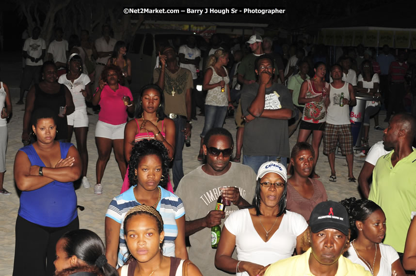 Reggae Sumfest Beach Party at Tropical Beach, Montego Bay - Sunday, July 13, 2008 - Negril Travel Guide, Negril Jamaica WI - http://www.negriltravelguide.com - info@negriltravelguide.com...!