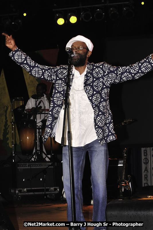 Beres Hammond @ Red Stripe Reggae Sumfest 2008 International Night 2, Catherine Hall, Montego Bay - Saturday, July 19, 2008 - Reggae Sumfest 2008 July 13 - July 19, 2008 - Photographs by Net2Market.com - Barry J. Hough Sr. Photojournalist/Photograper - Photographs taken with a Nikon D300 - Negril Travel Guide, Negril Jamaica WI - http://www.negriltravelguide.com - info@negriltravelguide.com...!