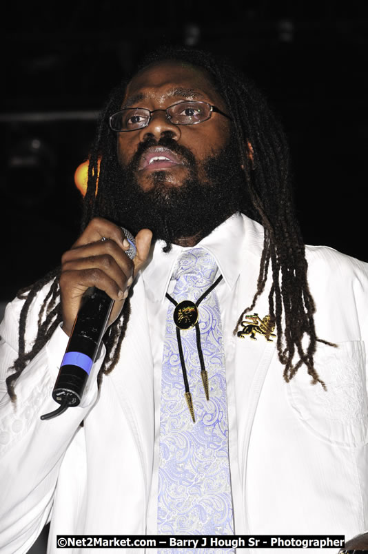 Tarrus Riley @ Red Stripe Reggae Sumfest 2008 International Night 2, Catherine Hall, Montego Bay - Saturday, July 19, 2008 - Reggae Sumfest 2008 July 13 - July 19, 2008 - Photographs by Net2Market.com - Barry J. Hough Sr. Photojournalist/Photograper - Photographs taken with a Nikon D300 - Negril Travel Guide, Negril Jamaica WI - http://www.negriltravelguide.com - info@negriltravelguide.com...!