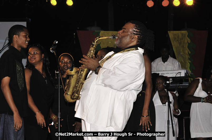 Tarrus Riley @ Red Stripe Reggae Sumfest 2008 International Night 2, Catherine Hall, Montego Bay - Saturday, July 19, 2008 - Reggae Sumfest 2008 July 13 - July 19, 2008 - Photographs by Net2Market.com - Barry J. Hough Sr. Photojournalist/Photograper - Photographs taken with a Nikon D300 - Negril Travel Guide, Negril Jamaica WI - http://www.negriltravelguide.com - info@negriltravelguide.com...!