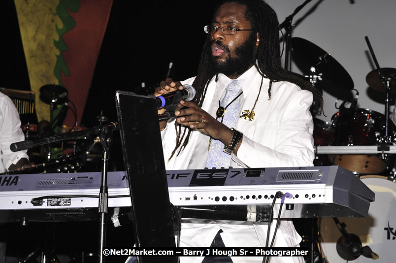  Tarrus Riley - Live in Concert - at the One Love Reggae Concert Series 09/10 @ Negril Escape Resort & Spa - Also Featuring: Mistic Bowie, Monday Justice, Cash, Dean Frazier - DJ Gemini - MC Oliver Cargill, Negril Escape Resort & Spa, One Love Drive, West End, Negril, Westmoreland, Jamaica W.I. - Tuesday, November 17, 2009 - Photographs by Net2Market.com - Barry J. Hough Sr, Photographer / Photojournalist - Photos taken with a Nikon D70, D100, or D300 - Negril Travel Guide, Negril Jamaica WI - http://www.negriltravelguide.com - info@negriltravelguide.com...!