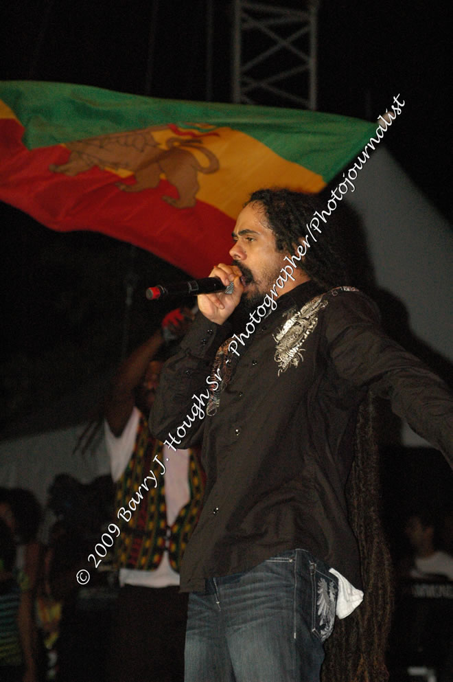 Damian 'Jr. Gong' Marley & NAS @ Reggae Sumfest 2009 - International Night 2 - Reggae Sumfest 2009,Catherine Hall, Montego Bay, St. James, Jamaica W.I. - Saturday, July 25, 2009 - Reggae Sumfest 2009, July 19 - 25, 2009 - Photographs by Net2Market.com - Barry J. Hough Sr. Photojournalist/Photograper - Photographs taken with a Nikon D70, D100, or D300 - Negril Travel Guide, Negril Jamaica WI - http://www.negriltravelguide.com - info@negriltravelguide.com...!