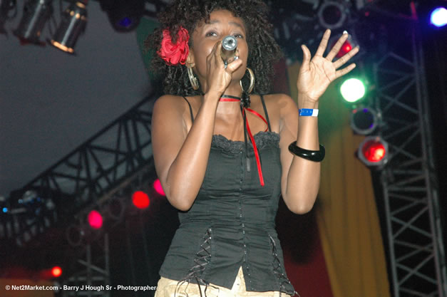 Cherine Anderson - Red Stripe Reggae Sumfest 2006 - The Summit - Jamaica's Greatest, The World's Best - Saturday, July 22, 2006 - Montego Bay, Jamaica - Negril Travel Guide, Negril Jamaica WI - http://www.negriltravelguide.com - info@negriltravelguide.com...!