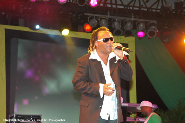 Noddy Virtue - Ignition - The Internation Fire Blazes - Friday, July 21, 2006 - Montego Bay, Jamaica - Negril Travel Guide, Negril Jamaica WI - http://www.negriltravelguide.com - info@negriltravelguide.com...!