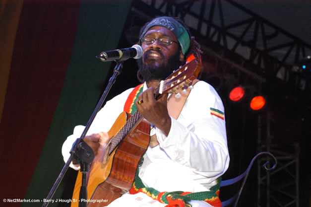 Tarrus Riley - Red Stripe Reggae Sumfest 2006 - The Summit - Jamaica's Greatest, The World's Best - Saturday, July 22, 2006 - Montego Bay, Jamaica - Negril Travel Guide, Negril Jamaica WI - http://www.negriltravelguide.com - info@negriltravelguide.com...!