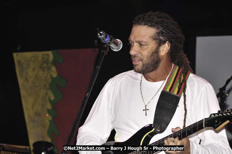 Andy Vernon @ Reggae Sumfest 2008 International Night 2, Catherine Hall, Montego Bay - Saturday, July 19, 2008 - Reggae Sumfest 2008 July 13 - July 19, 2008 - Photographs by Net2Market.com - Barry J. Hough Sr. Photojournalist/Photograper - Photographs taken with a Nikon D300 - Negril Travel Guide, Negril Jamaica WI - http://www.negriltravelguide.com - info@negriltravelguide.com...!