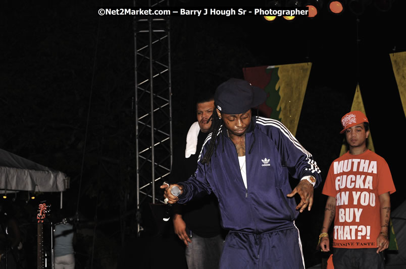 Lil Wayne @ Reggae Sumfest 2008 International Night 2, Catherine Hall, Montego Bay - Saturday, July 19, 2008 - Reggae Sumfest 2008 July 13 - July 19, 2008 - Photographs by Net2Market.com - Barry J. Hough Sr. Photojournalist/Photograper - Photographs taken with a Nikon D300 - Negril Travel Guide, Negril Jamaica WI - http://www.negriltravelguide.com - info@negriltravelguide.com...!