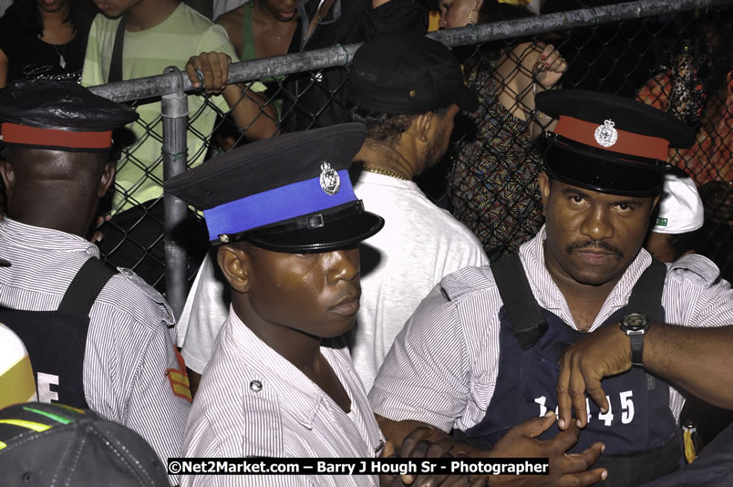 T - Pain @ Reggae Sumfest 2008 International Night 2, Catherine Hall, Montego Bay - Saturday, July 19, 2008 - Reggae Sumfest 2008 July 13 - July 19, 2008 - Photographs by Net2Market.com - Barry J. Hough Sr. Photojournalist/Photograper - Photographs taken with a Nikon D300 - Negril Travel Guide, Negril Jamaica WI - http://www.negriltravelguide.com - info@negriltravelguide.com...!